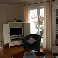 Wohnzimmer mit Fernseher